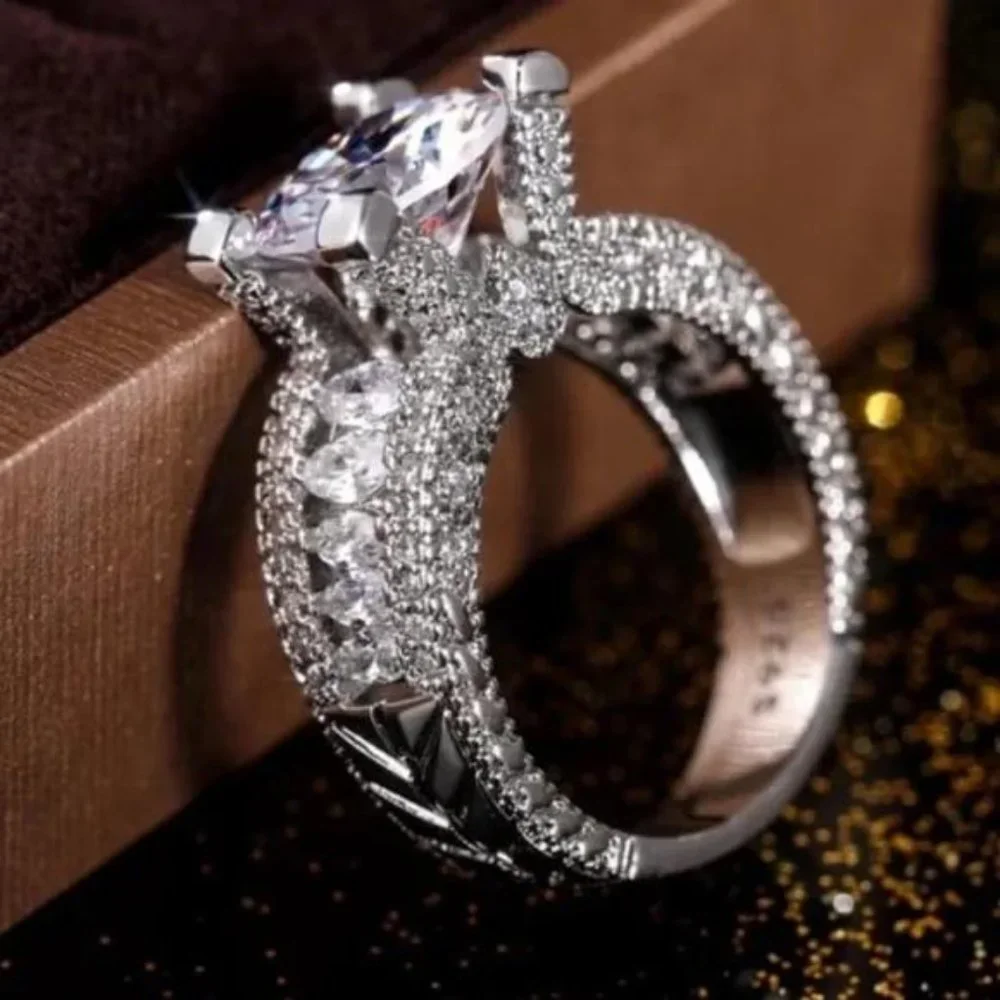 NEW ENGAGEMENT 925 STERLING SILVER DIAMOND RING, CUTE RING, SHINY RING. - Picture 3 of 4